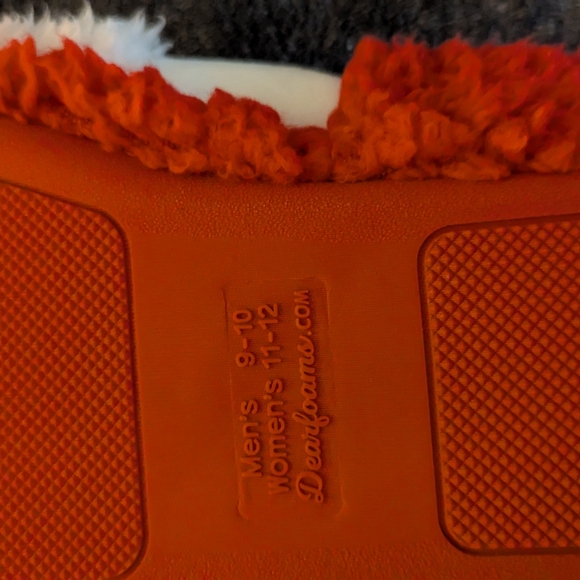 Dearfoams Santa slippers unisex Men's 9/10 Women's 11/12 - Picture 3 of 6